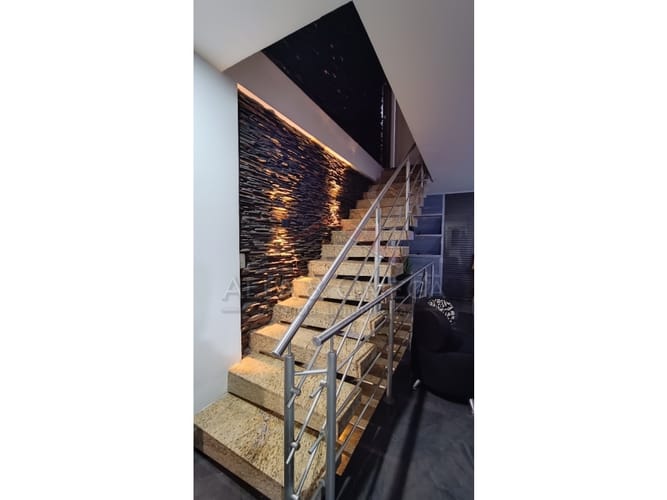 Casa de 4 alcobas en venta en La Samaria, Ibagué, 250 m² · foto 4 de 24