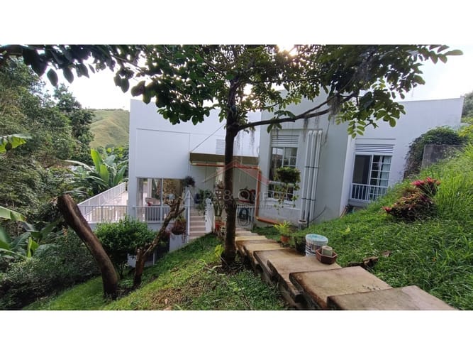 Casa de 4 alcobas en venta en El Totumo, Ibagué, 463 m² · foto 12 de 24