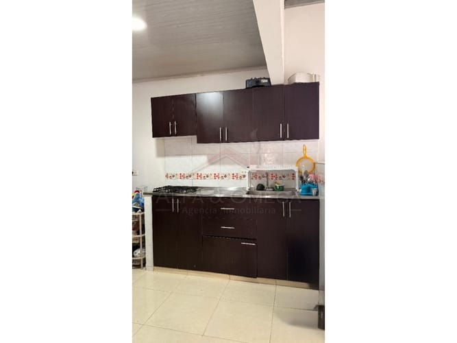 Casa de 8 alcobas en venta en Ub. Villa De La Candelaria, Ibagué, 190 m² · foto 4 de 24