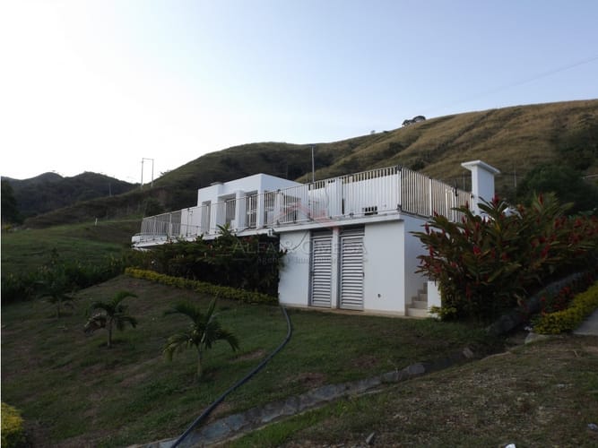 Casa de 4 alcobas en venta en El Totumo, Ibagué, 463 m² · foto 22 de 24