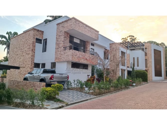 Casa de 4 alcobas en venta en Calambeo, Ibagué, 600 m² · foto 2 de 24