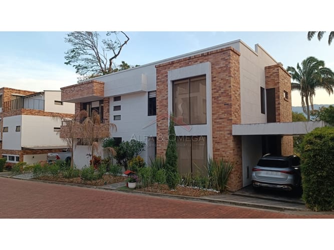 Casa de 4 alcobas en venta en Calambeo, Ibagué, 600 m² · foto 3 de 24