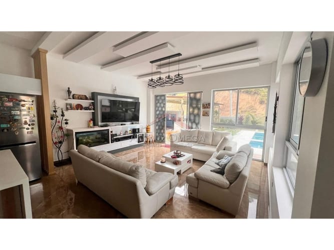 Casa de 3 alcobas en venta en El Totumo, Ibagué, 254 m² · foto 2 de 17