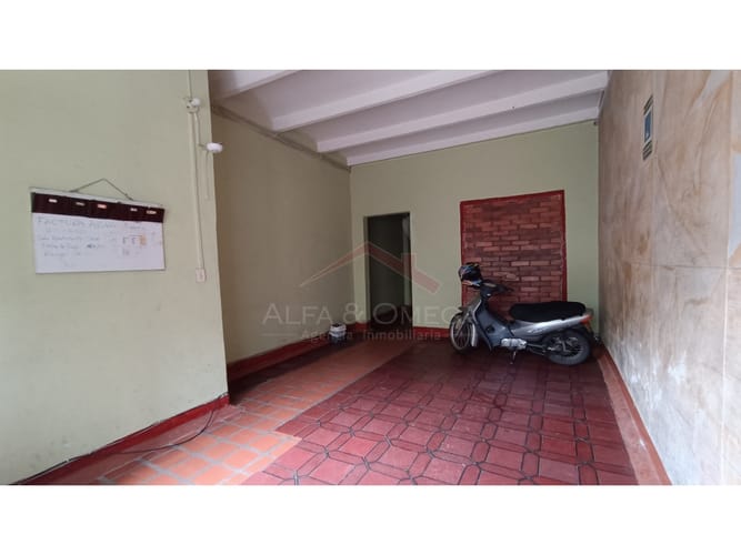 Casa de 13 alcobas en venta en Belen, Ibagué, 400 m² · foto 2 de 9