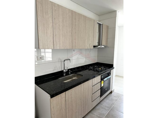 Apartamento de 3 alcobas en venta en Cr. El Vergel, Ibagué, 110 m² · foto 9 de 21
