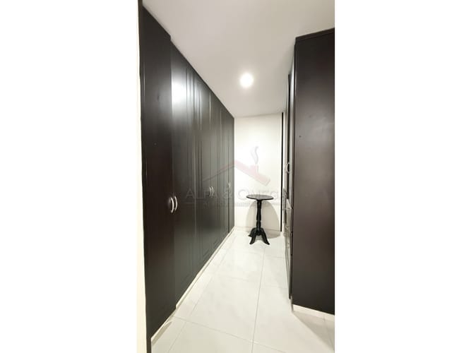 Casa de 4 alcobas en venta en Cr. Los Arroyuelos, Ibagué, 240 m² · foto 11 de 24