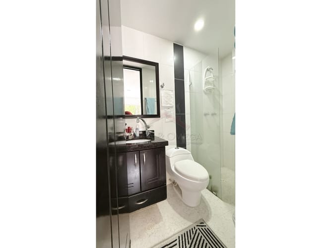 Casa de 4 alcobas en venta en Cr. Los Arroyuelos, Ibagué, 240 m² · foto 16 de 24