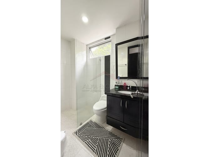 Casa de 4 alcobas en venta en Cr. Los Arroyuelos, Ibagué, 240 m² · foto 18 de 24