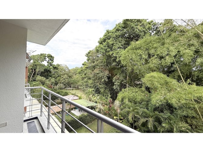 Casa de 4 alcobas en venta en Cr. Los Arroyuelos, Ibagué, 240 m² · foto 21 de 24