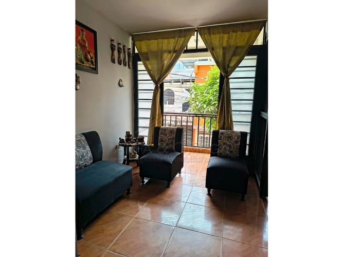 Casa de 8 alcobas en venta en Ub. Lady Di, Ibagué, 175 m² · foto 2 de 12