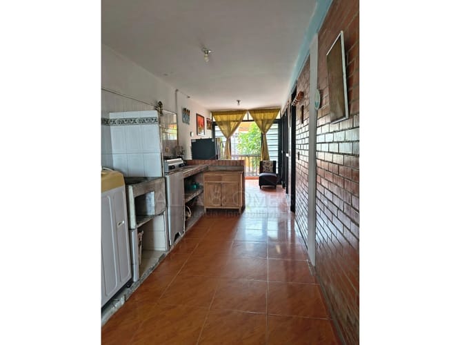 Casa de 8 alcobas en venta en Ub. Lady Di, Ibagué, 175 m² · foto 4 de 12