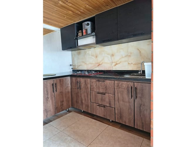 Casa de 8 alcobas en venta en Ub. Lady Di, Ibagué, 175 m² · foto 5 de 12