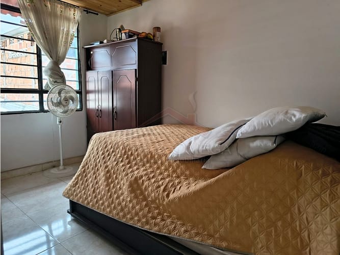 Casa de 8 alcobas en venta en Ub. Lady Di, Ibagué, 175 m² · foto 9 de 12