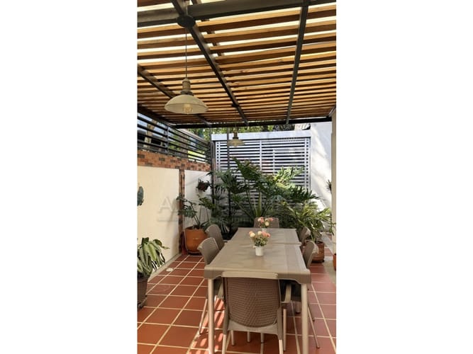 Casa de 4 alcobas en venta en Mirolindo, Ibagué, 220 m² · foto 3 de 24