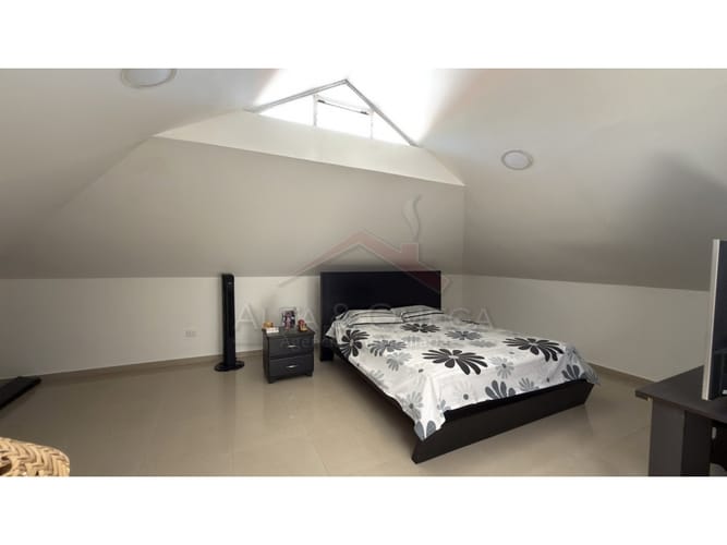 Casa de 4 alcobas en venta en Mirolindo, Ibagué, 220 m² · foto 17 de 24