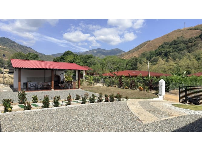 Casa de 4 alcobas en venta en El Totumo, Ibagué, 400 m² · foto 3 de 24