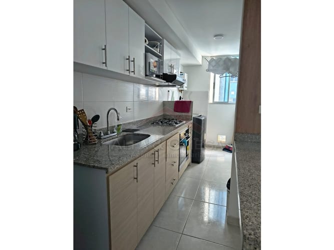 Apartamento de 3 alcobas en venta en Varsovia, Ibagué, 72 m² · foto 4 de 12