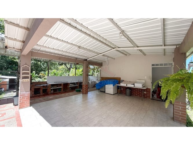 Casa de 6 alcobas en venta en Ancon Tesorito Sector El Triunfo, Ibagué, 250 m² · foto 5 de 24