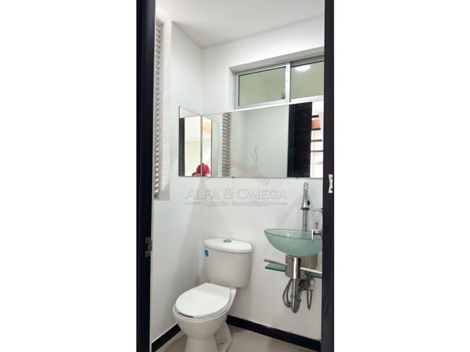 Casa de 3 alcobas en venta en Cr. Los Arroyuelos, Ibagué, 240 m² · foto 9 de 24