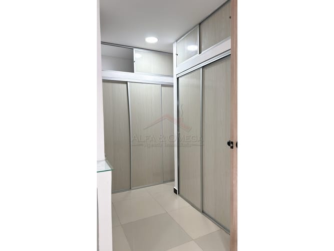 Casa de 3 alcobas en venta en Cr. Los Arroyuelos, Ibagué, 240 m² · foto 11 de 24