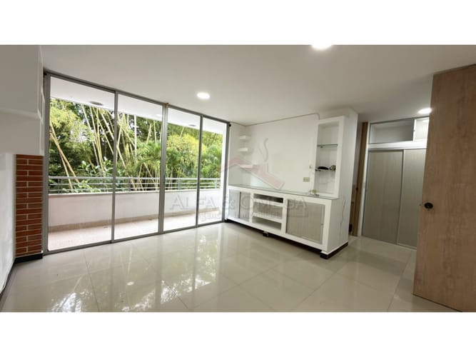 Casa de 3 alcobas en venta en Cr. Los Arroyuelos, Ibagué, 240 m² · foto 13 de 24