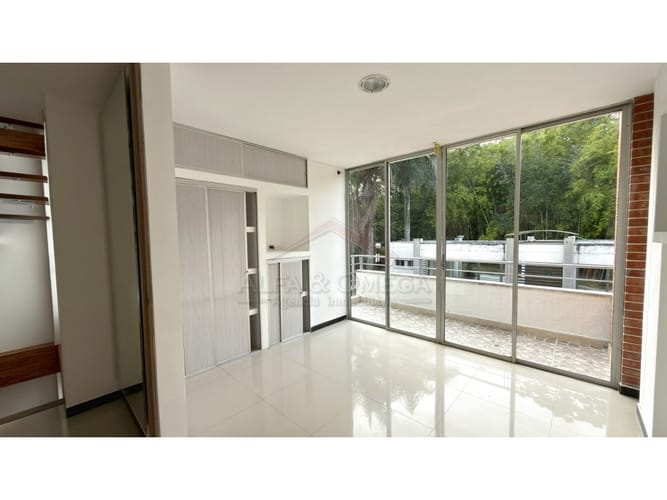Casa de 3 alcobas en venta en Cr. Los Arroyuelos, Ibagué, 240 m² · foto 14 de 24