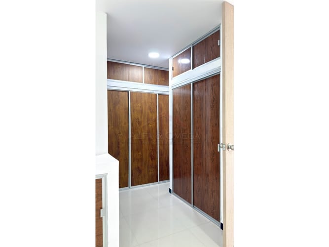Casa de 3 alcobas en venta en Cr. Los Arroyuelos, Ibagué, 240 m² · foto 17 de 24