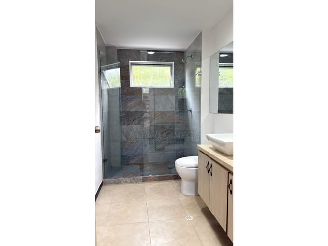 Casa de 3 alcobas en venta en Cr. Los Arroyuelos, Ibagué, 240 m² · foto 18 de 24