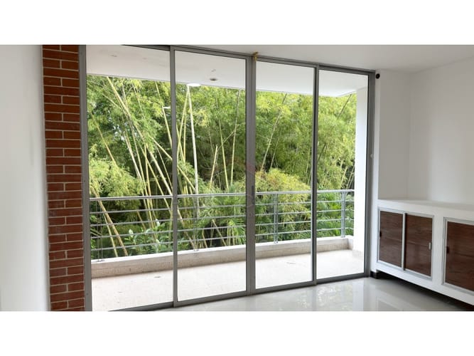 Casa de 3 alcobas en venta en Cr. Los Arroyuelos, Ibagué, 240 m² · foto 19 de 24