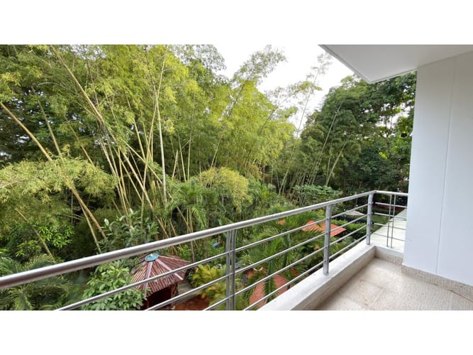Casa de 3 alcobas en venta en Cr. Los Arroyuelos, Ibagué, 240 m² · foto 20 de 24