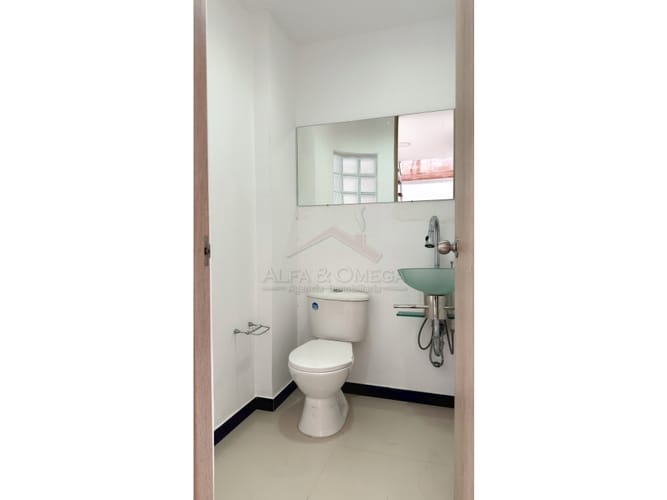 Casa de 3 alcobas en venta en Cr. Los Arroyuelos, Ibagué, 240 m² · foto 23 de 24