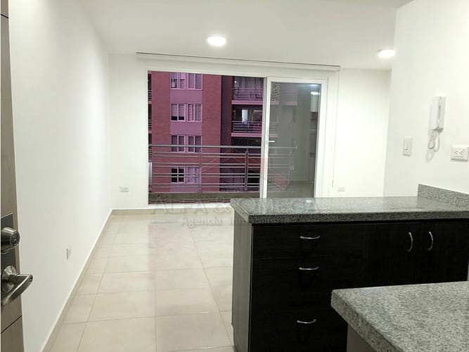 Apartamento de 3 alcobas en venta en Varsovia, Ibagué, 83 m² · foto 3 de 15