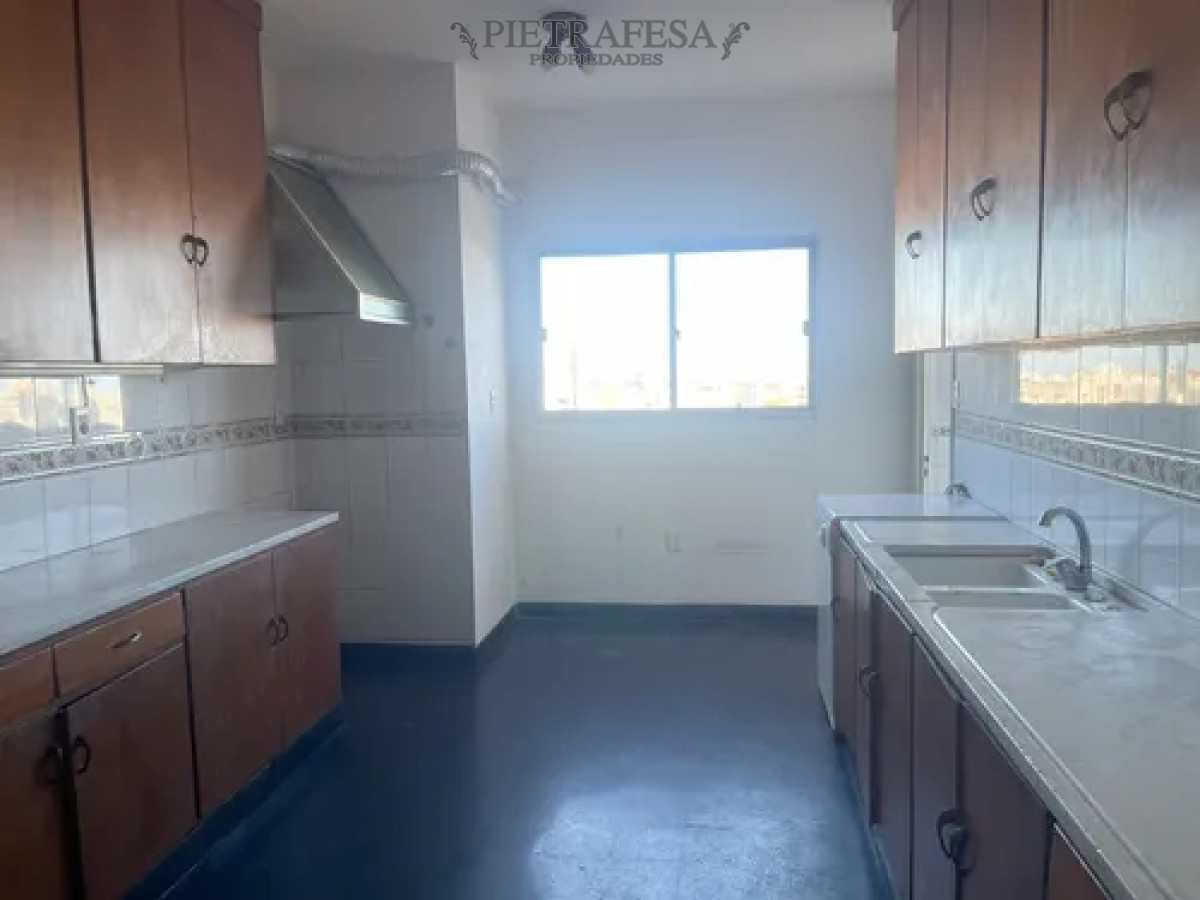 Apartamento en alquiler, 4 dormitorios, 3 baños, terraza lav, garaje. Cordón. · Foto 3