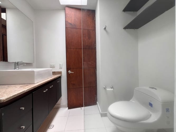 Apartamento de 2 alcobas en arriendo en Lalinde, Medellín, 95 m² · foto 12 de 13