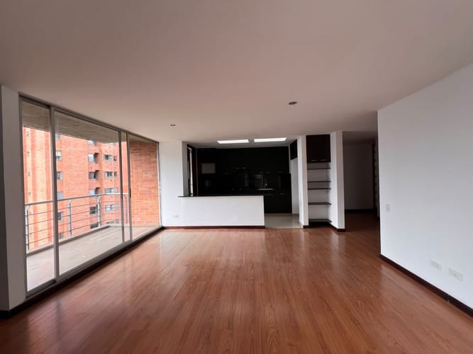 Apartamento de 2 alcobas en arriendo en Lalinde, Medellín, 95 m² · foto 6 de 13