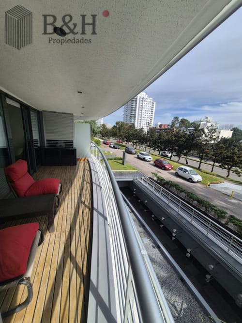 Apartamento en venta de 2 dormitorios en Punta del Este