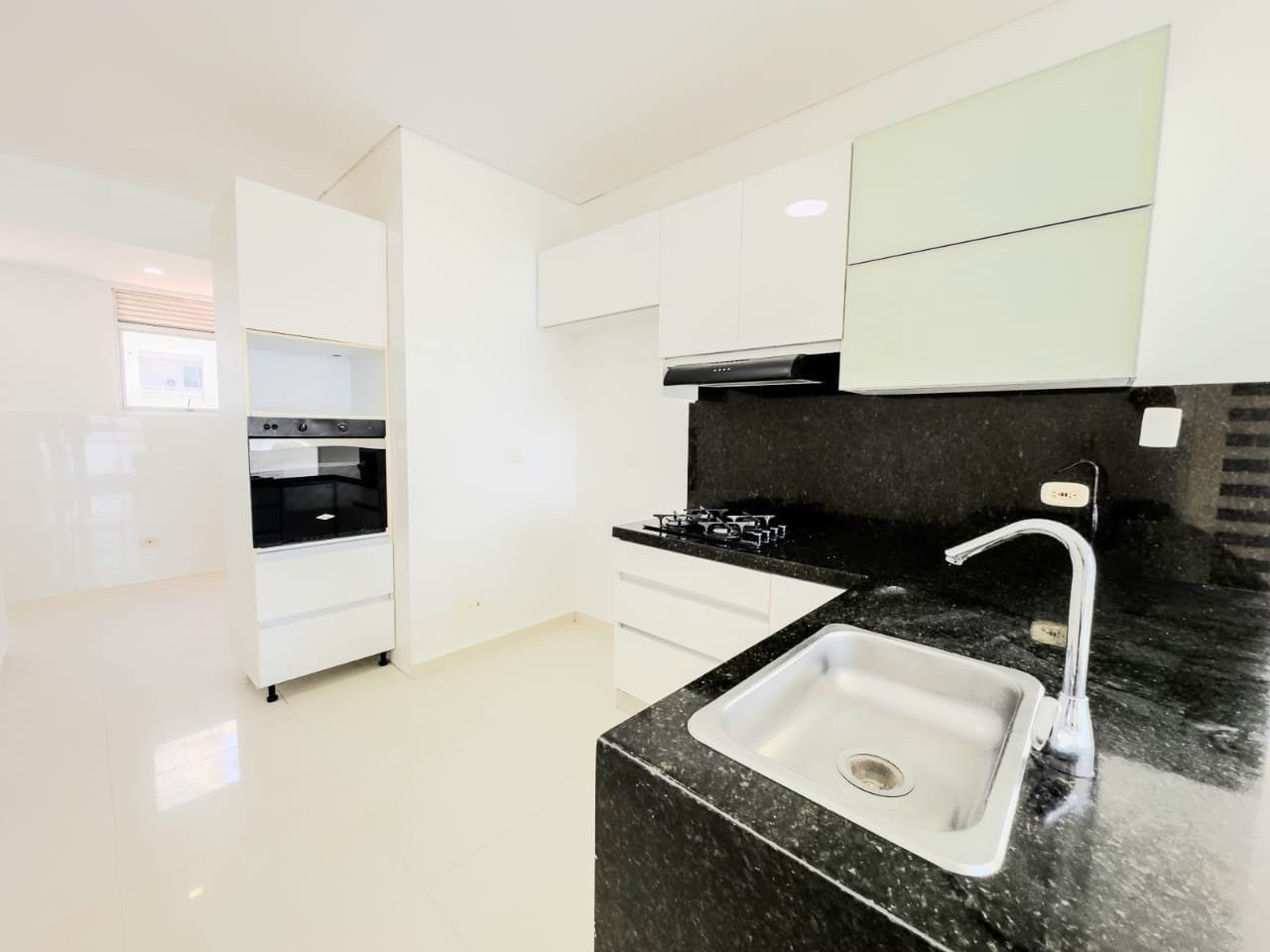 Apartamento en venta en Manga, Cartagena · foto 5 de 16