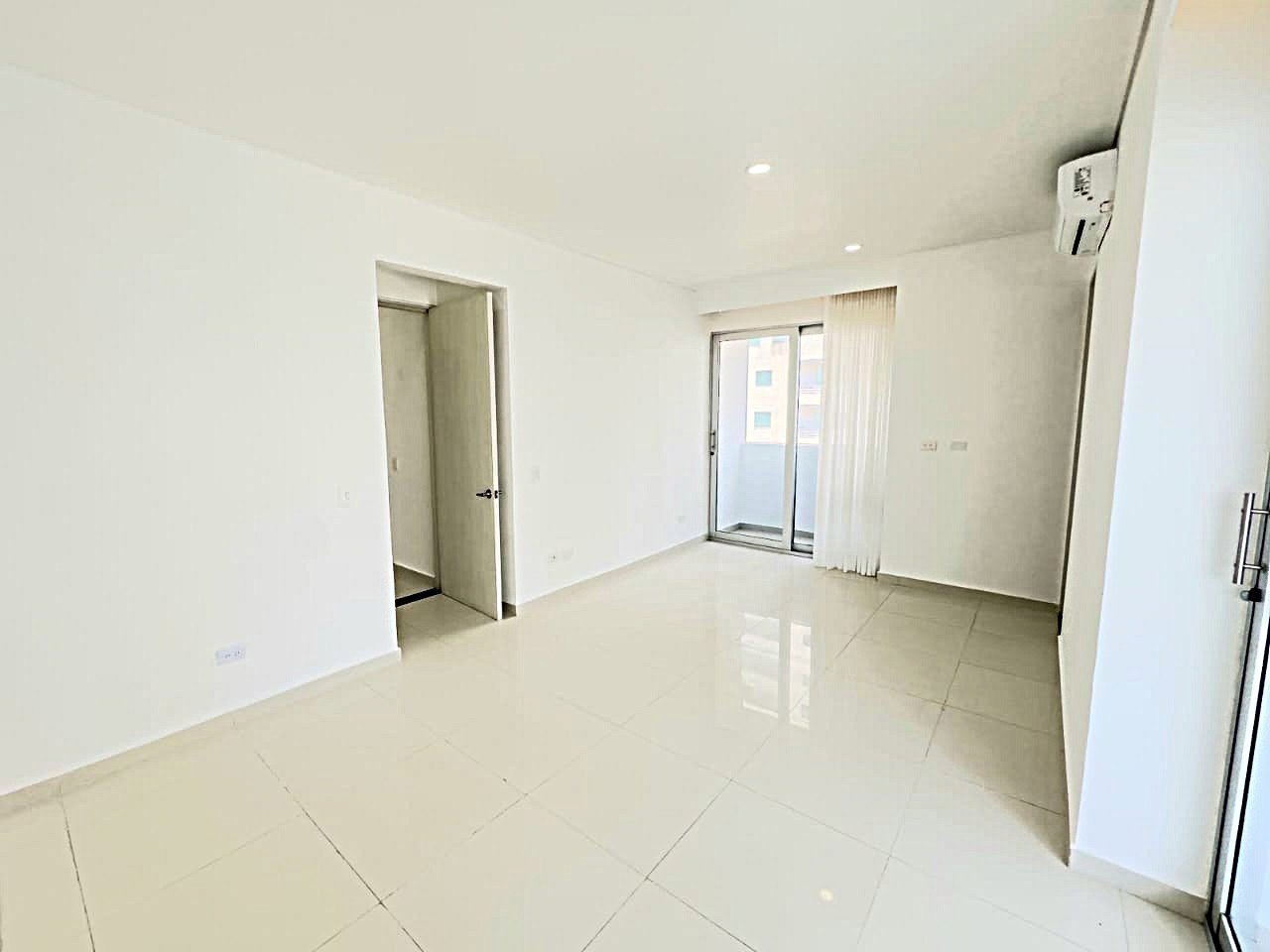 Apartamento en venta en Manga, Cartagena · foto 8 de 16