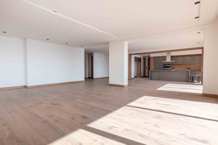 Apartamento de 3 alcobas en venta en Cerros De Los Alpes, Bogotá, 370 m² · foto 2 de 24
