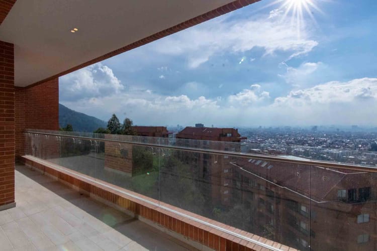 Apartamento de 3 alcobas en venta en Cerros De Los Alpes, Bogotá, 370 m² · foto 4 de 24