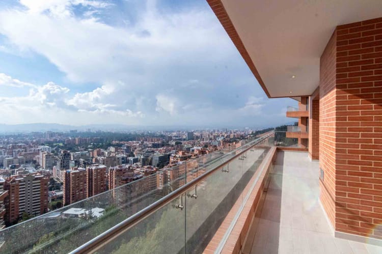 Apartamento de 3 alcobas en venta en Cerros De Los Alpes, Bogotá, 370 m² · foto 6 de 24