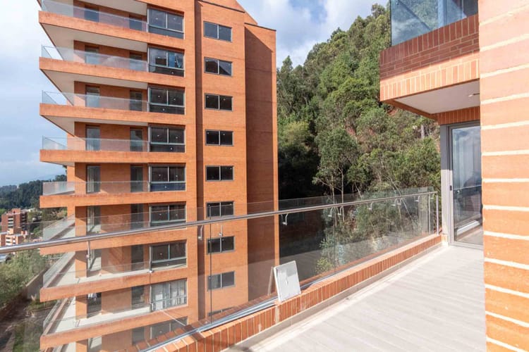 Apartamento de 3 alcobas en venta en Cerros De Los Alpes, Bogotá, 370 m² · foto 9 de 24