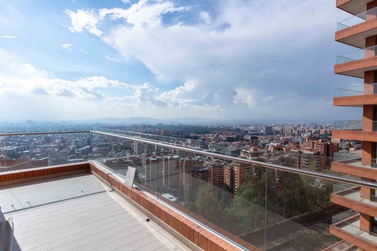 Apartamento de 3 alcobas en venta en Cerros De Los Alpes, Bogotá, 370 m² · foto 10 de 24