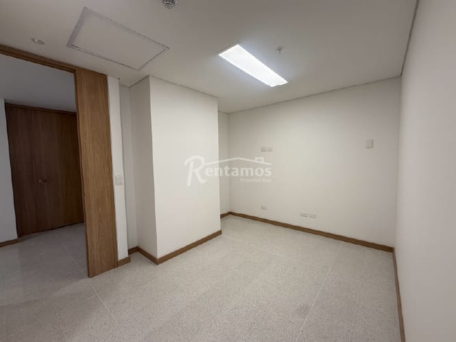 Consultorio en arriendo en Los Pinos, Medellín, 38 m² · foto 6 de 19