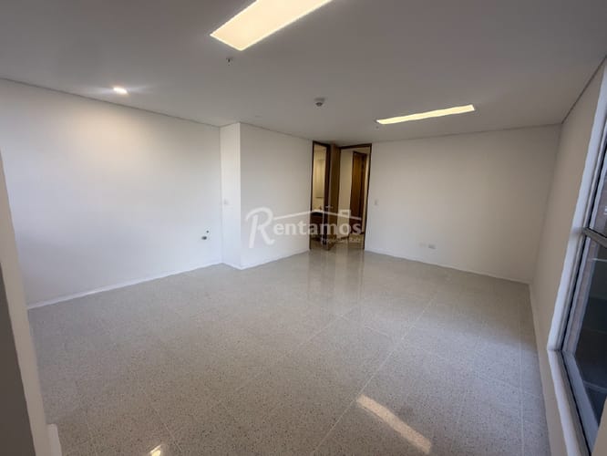 Consultorio en arriendo en Los Pinos, Medellín, 38 m² · foto 8 de 19
