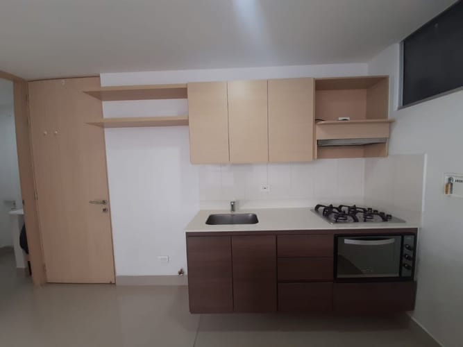 Apartamento de 3 alcobas en arriendo en Loma Del Indio, Medellín, 80 m² · foto 3 de 20