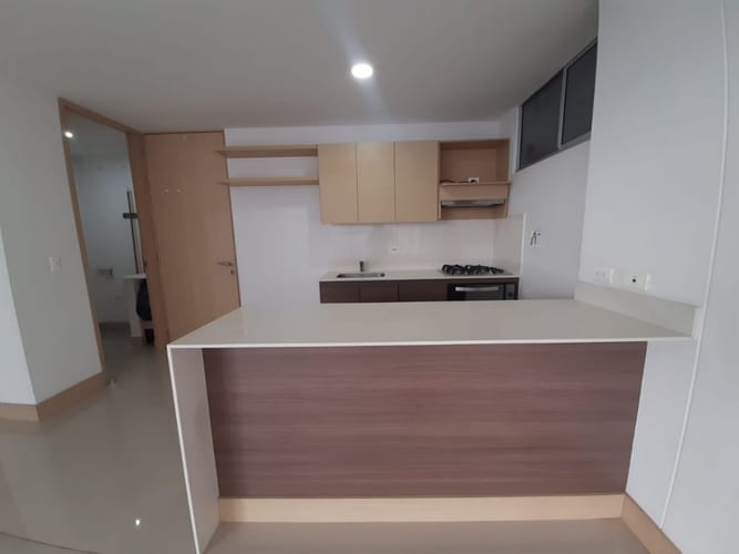 Apartamento de 3 alcobas en arriendo en Loma Del Indio, Medellín, 80 m² · foto 4 de 20
