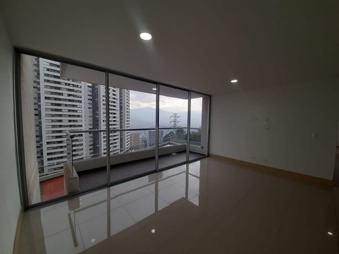 Apartamento de 3 alcobas en arriendo en Loma Del Indio, Medellín, 80 m² · foto 7 de 20