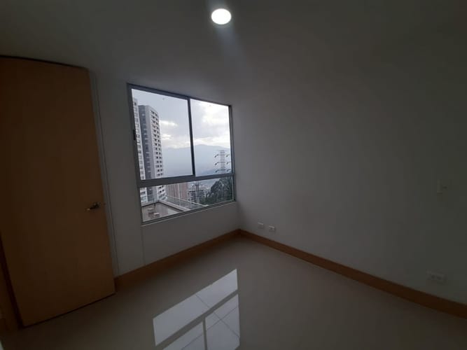 Apartamento de 3 alcobas en arriendo en Loma Del Indio, Medellín, 80 m² · foto 9 de 20