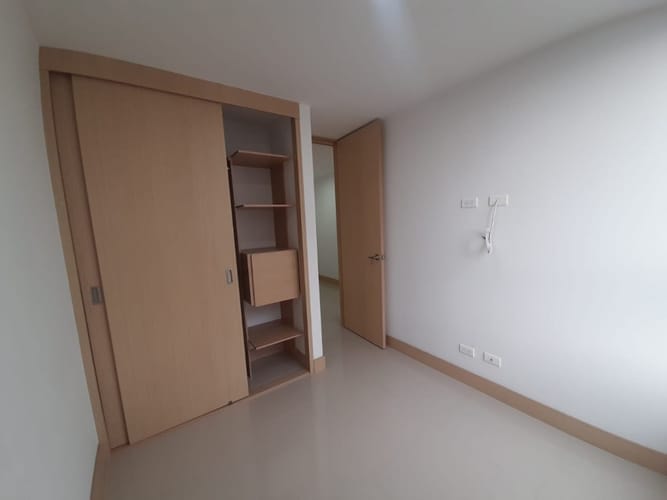 Apartamento de 3 alcobas en arriendo en Loma Del Indio, Medellín, 80 m² · foto 13 de 20
